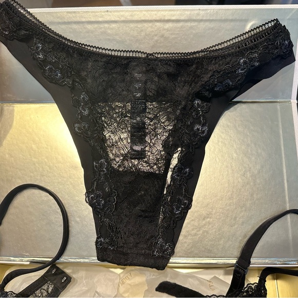 La Perla push up bra and panties set. Never worn. - Picture 2 of 8